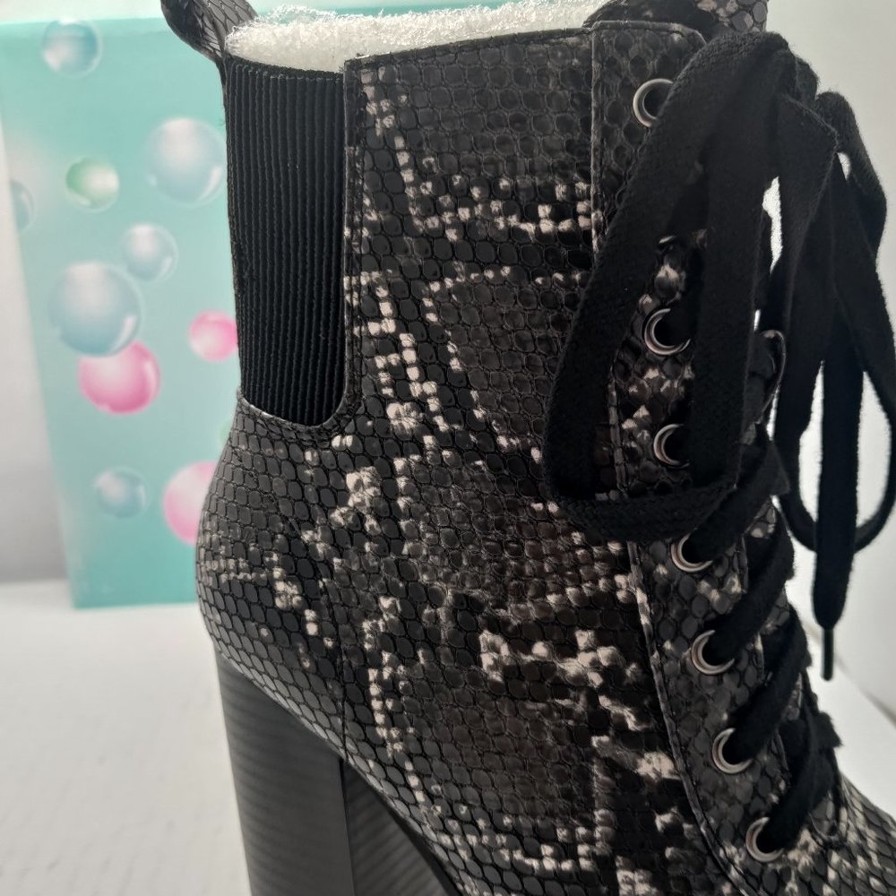 LIMIT High Platform Heel Ankle Bootie Black/Gray - Picture 2 of 7